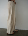 Belt curve denim pants