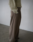 Tuck straight pants