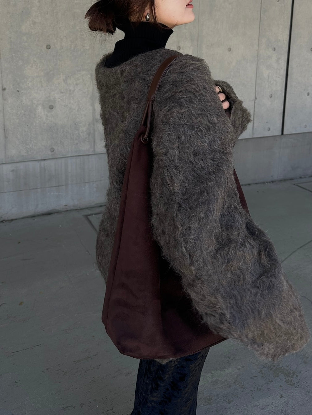 Suède round taught bag