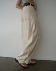 Belt curve denim pants