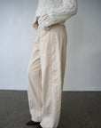 Belt curve denim pants