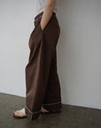 Tuck line pants