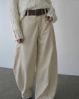 Belt curve denim pants