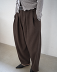 Twill tuck cocoon pants