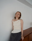 Drape asymmetry top