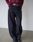 Belt curve denim pants