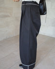Tuck line pants