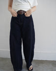 Belt curve denim pants
