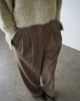 Tuck straight pants