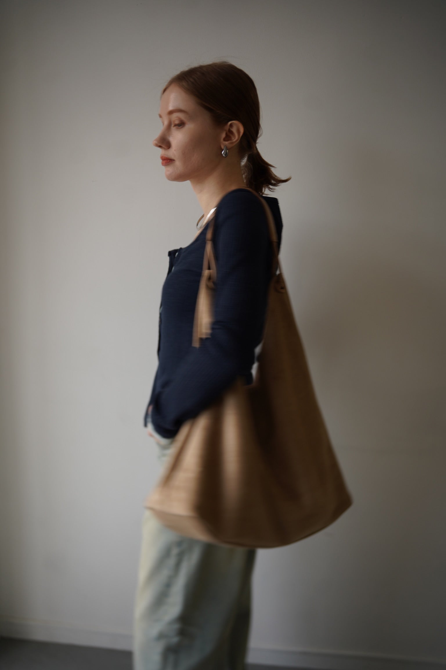Suède round taught bag