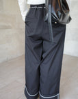 Tuck line pants