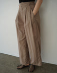 Woven tuck pants
