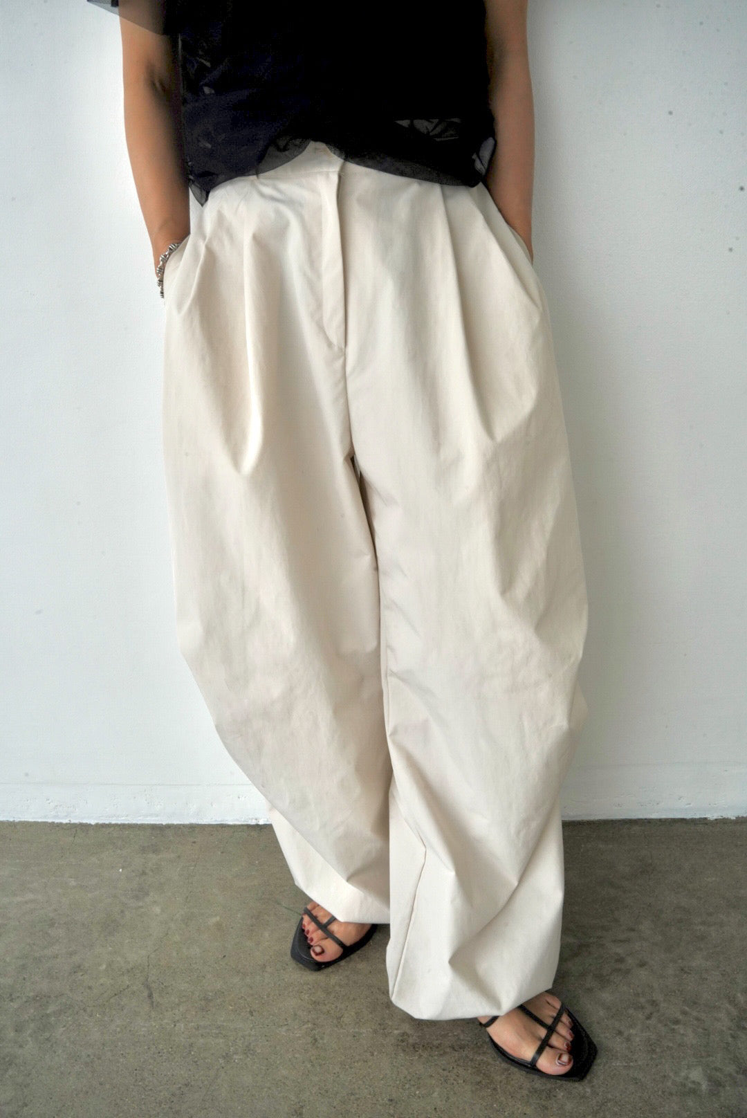 Water repellent parachute pants