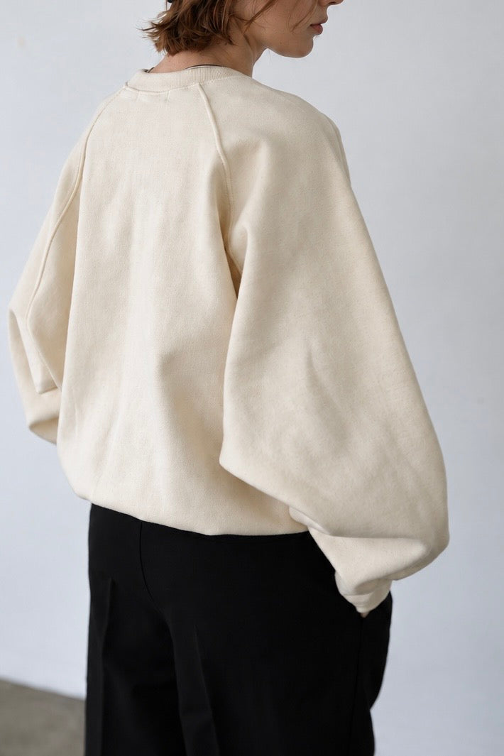 Curve sleeve sweat pullover