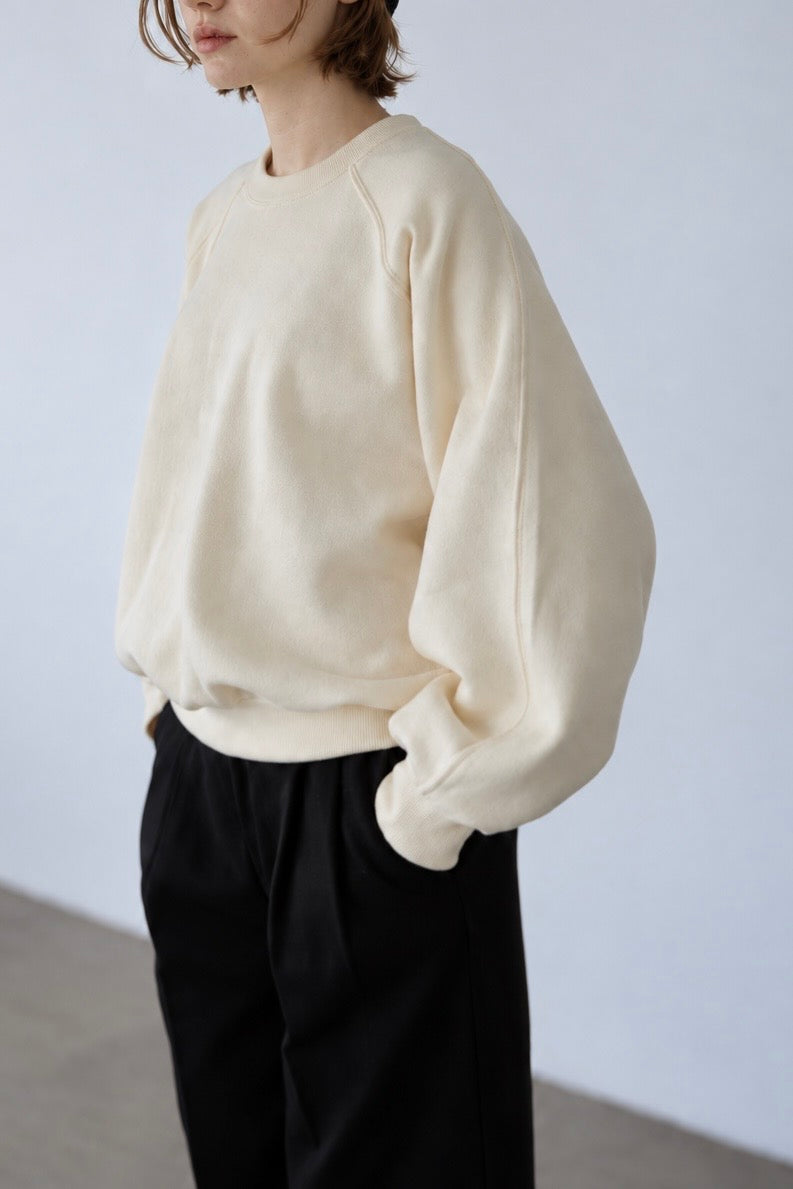 Curve sleeve sweat pullover