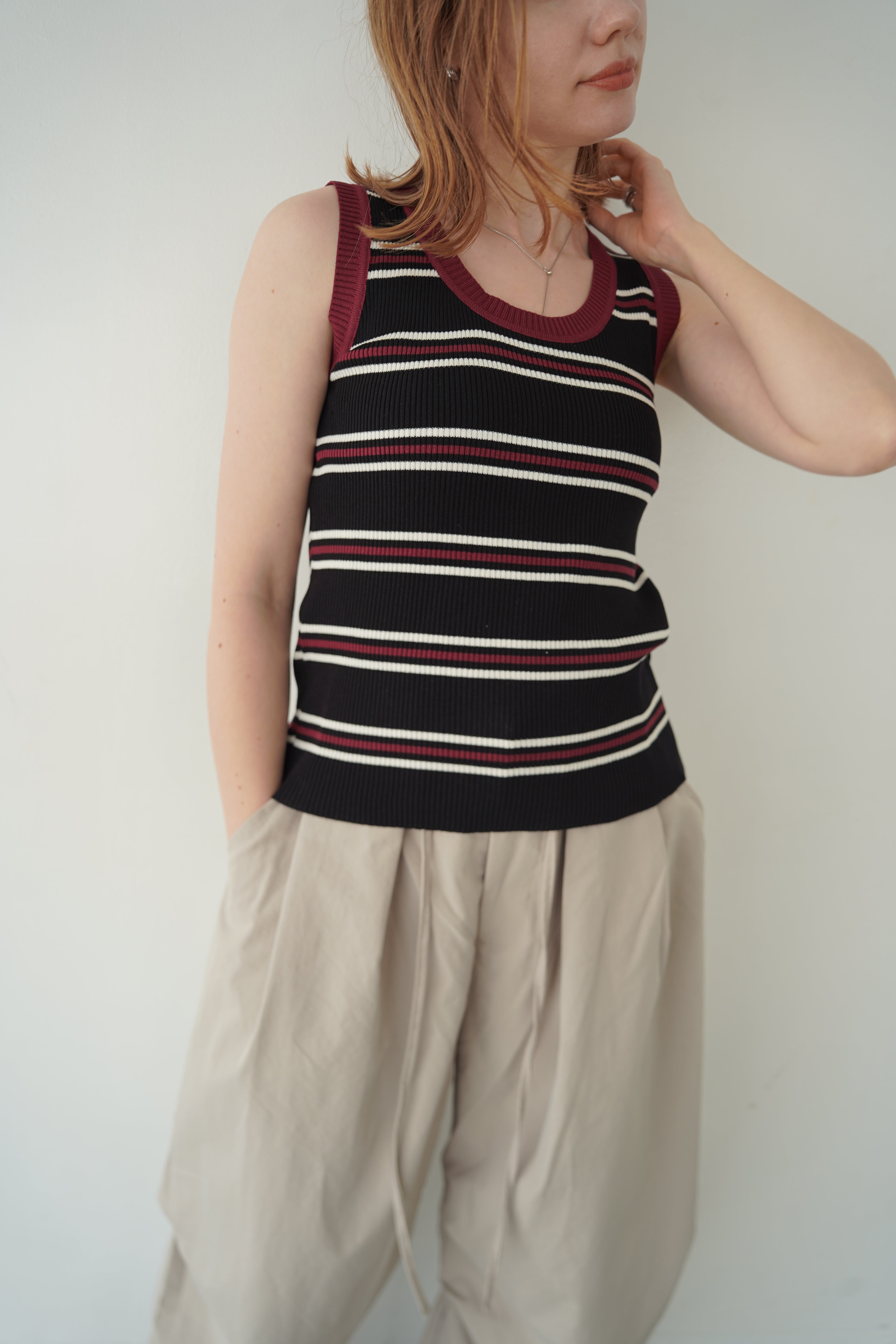 Bi-color boarder tank top