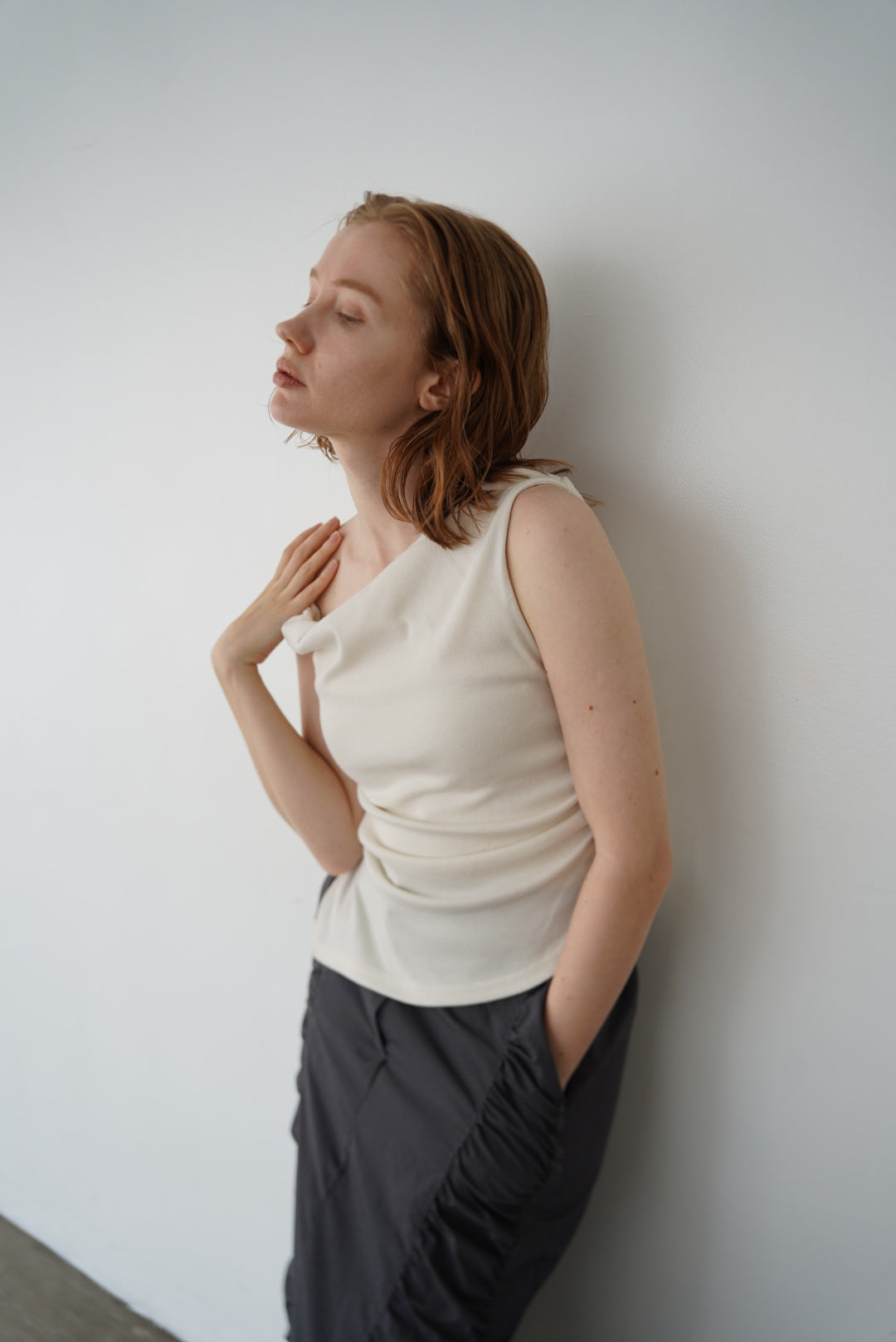 Drape asymmetry top
