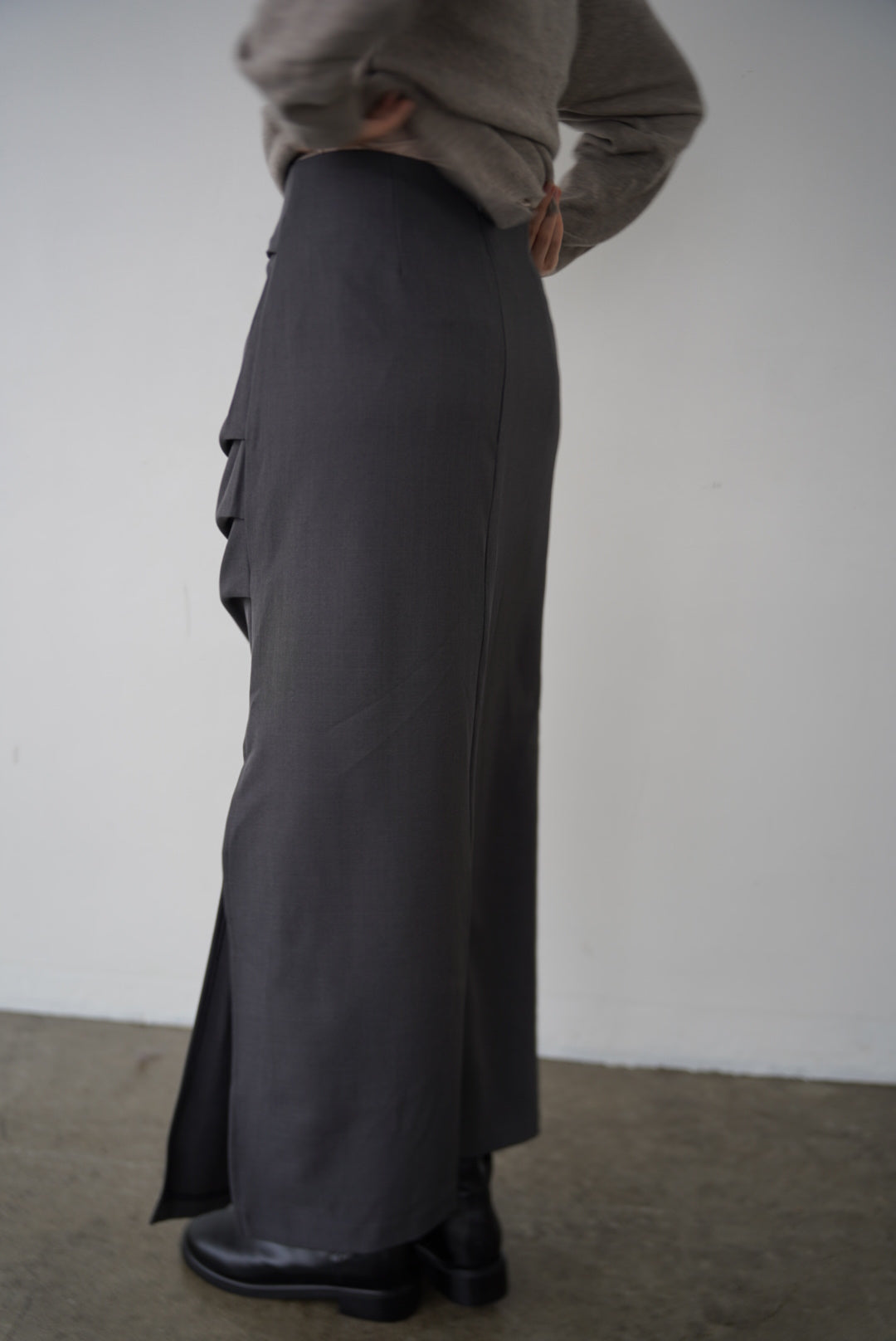 Tuck drape skirt