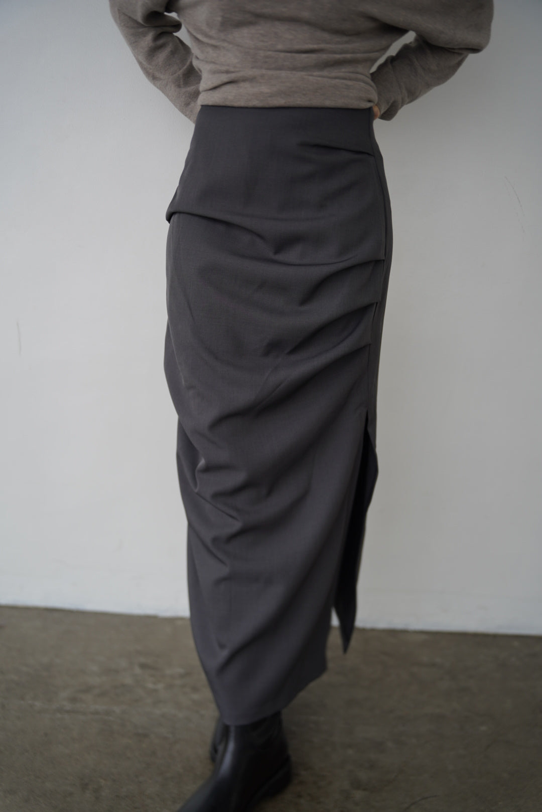 Tuck drape skirt