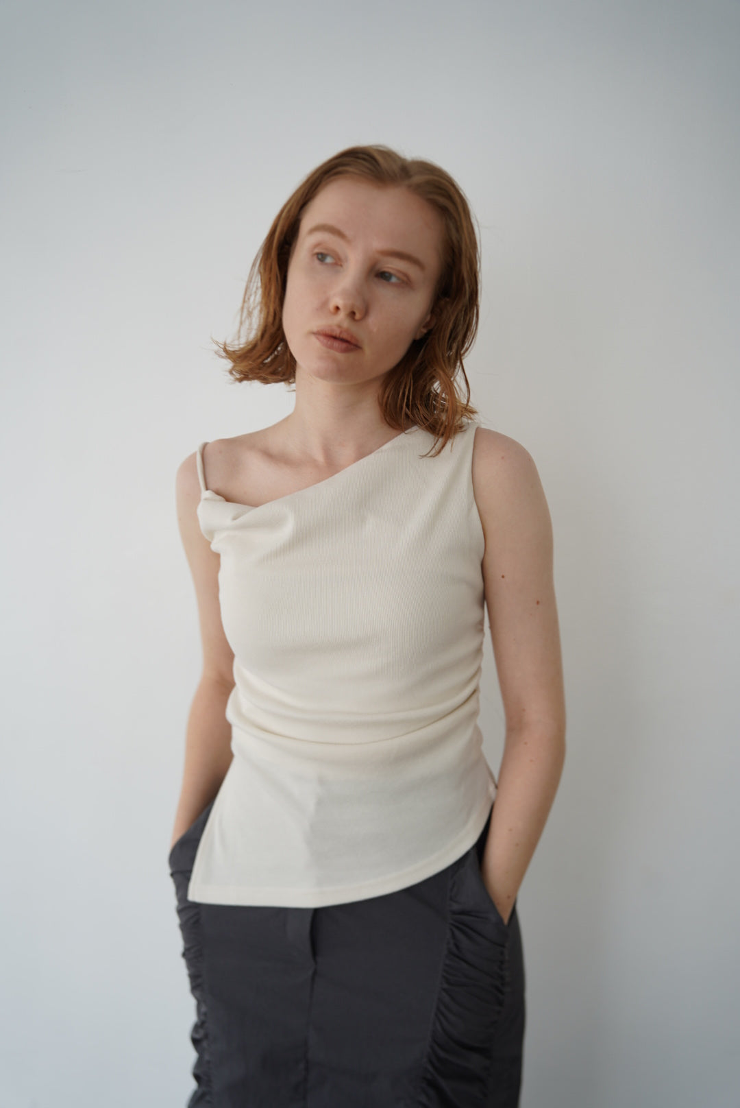 Drape asymmetry top