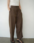Woven tuck pants