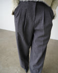 Tuck straight pants