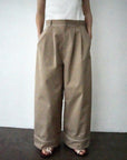 Tuck line pants