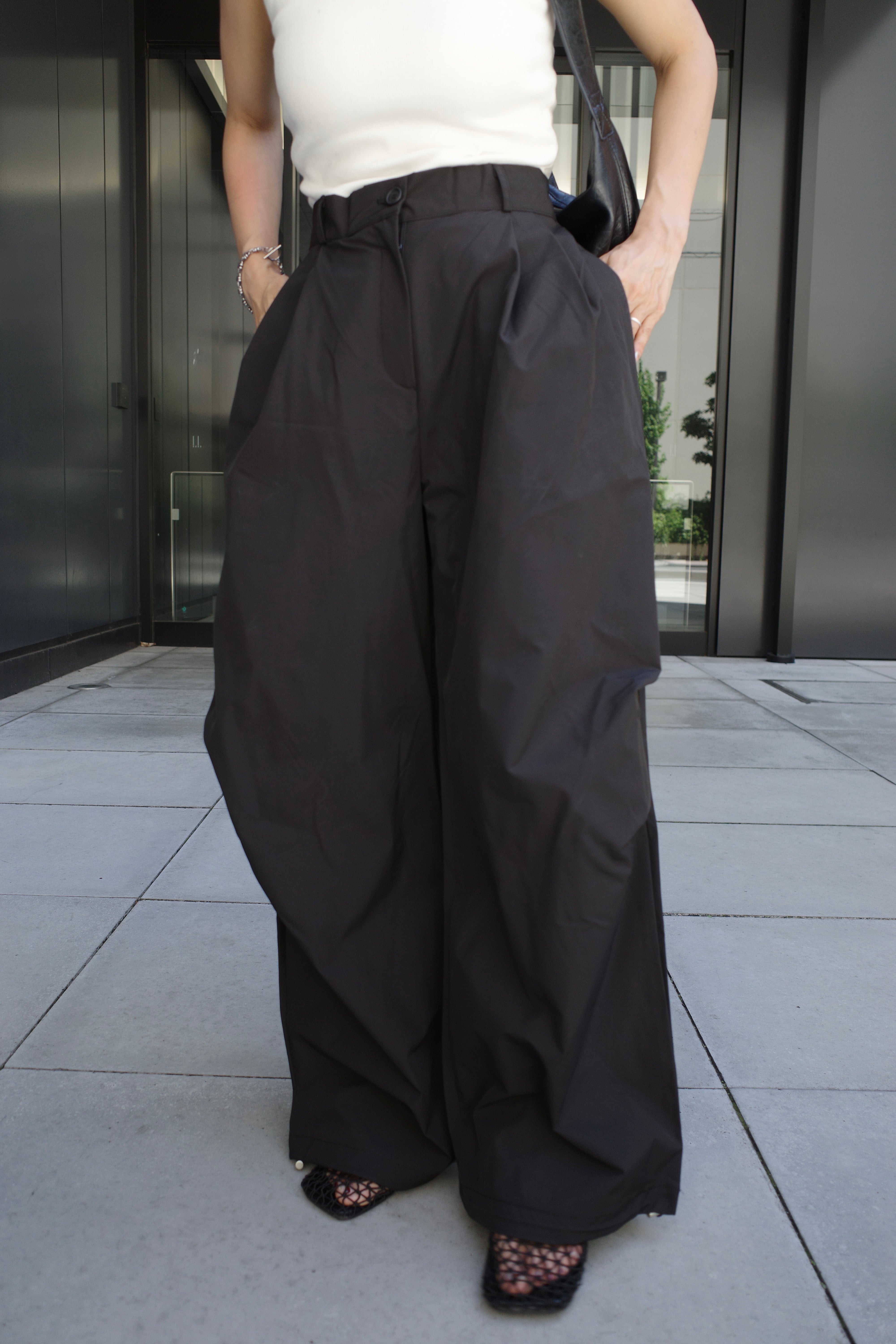 Water repellent parachute pants