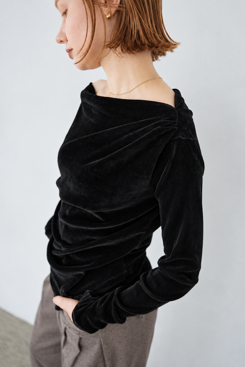 【予約販売】10月上旬-発送　Unbalance gather sier velours tops