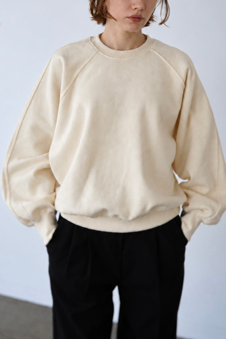 Curve sleeve sweat pullover