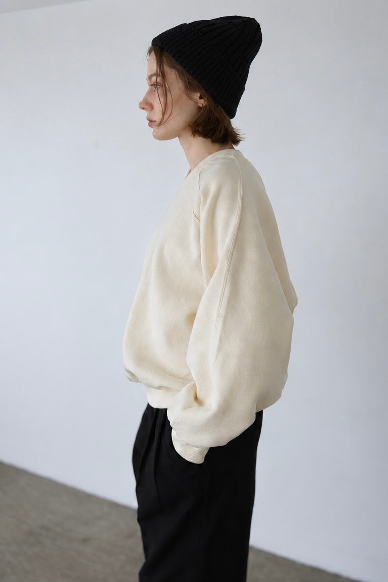 Curve sleeve sweat pullover