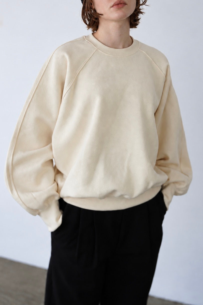 Curve sleeve sweat pullover