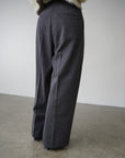 Tuck straight pants