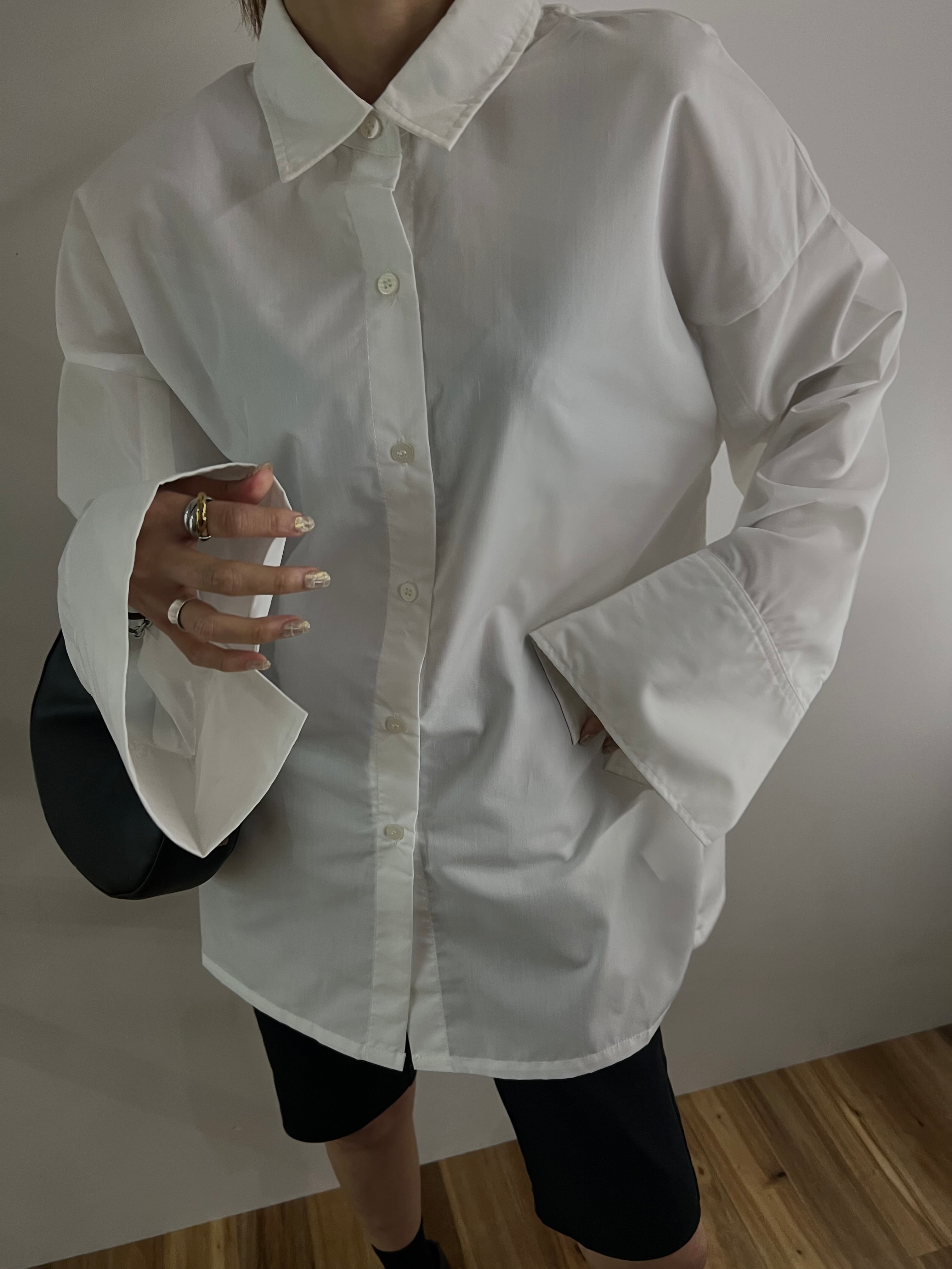 Broad sleeve slit shirt