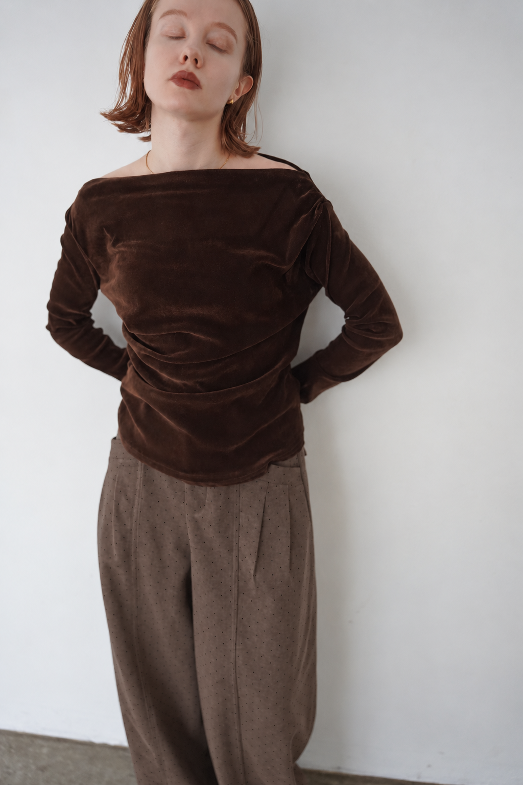 【予約販売】10月上旬-発送　Unbalance gather sier velours tops