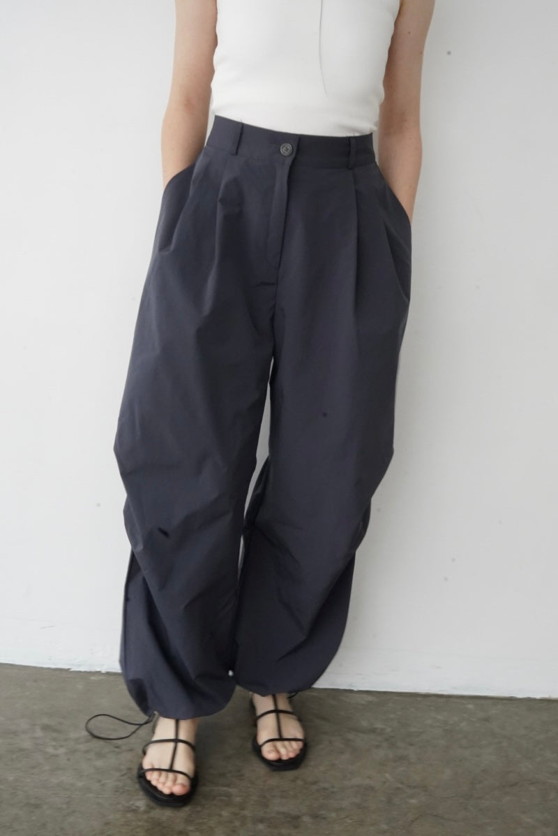 Water repellent parachute pants