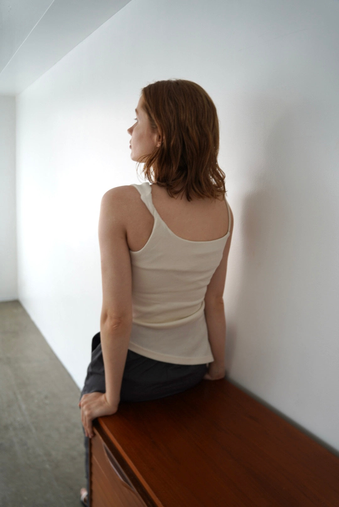 Drape asymmetry top