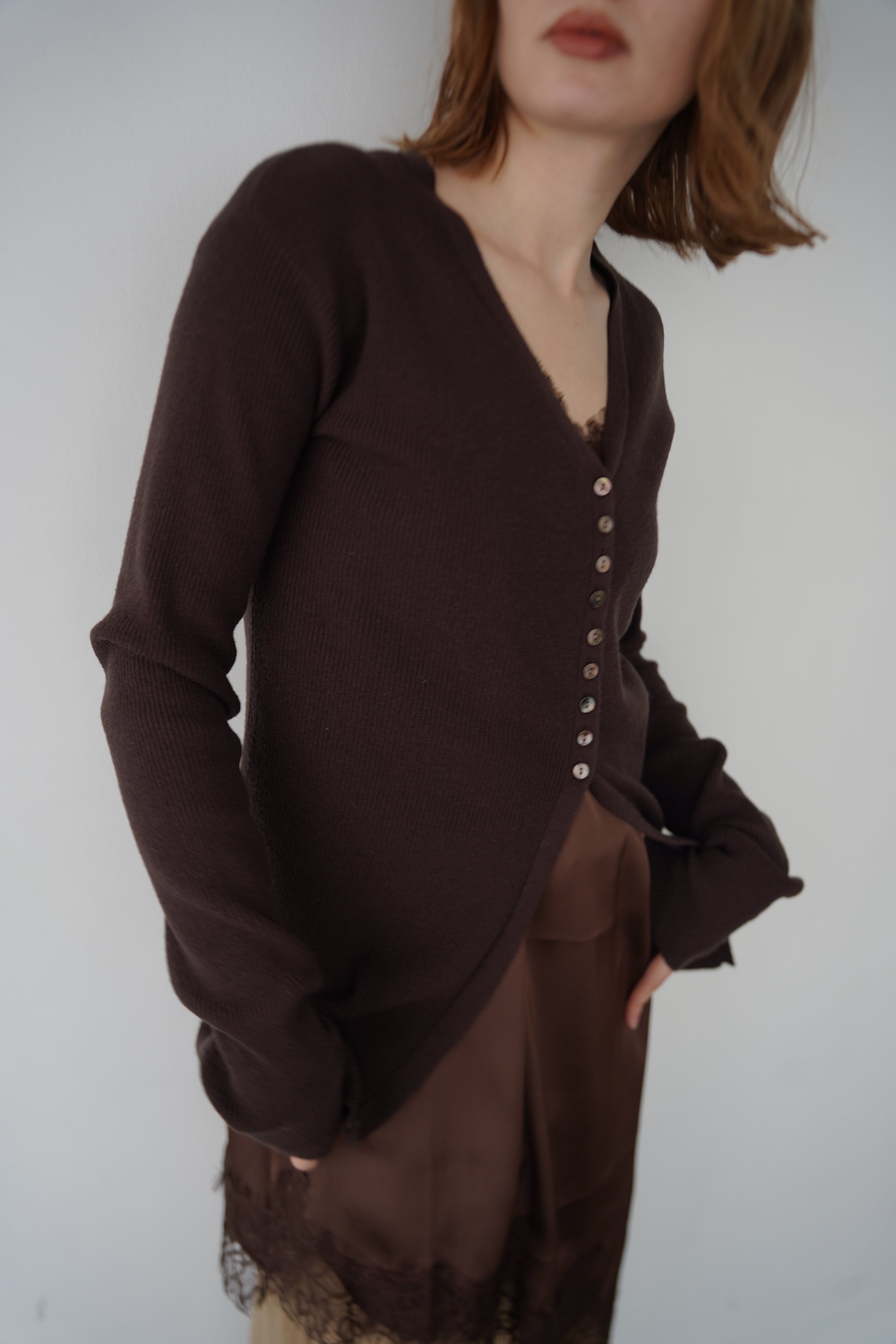 【再入荷】Vneck button lib cardigan