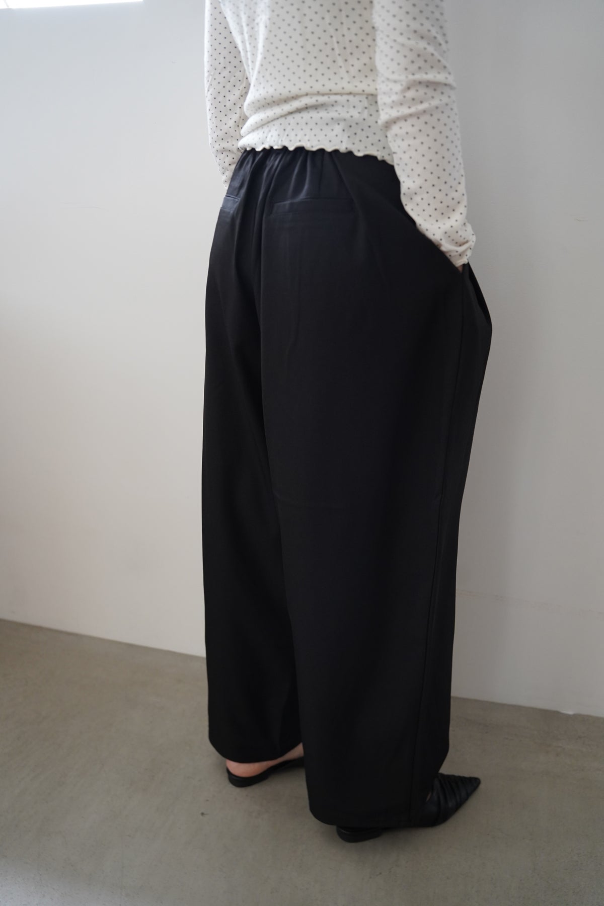 Twill tuck cocoon pants