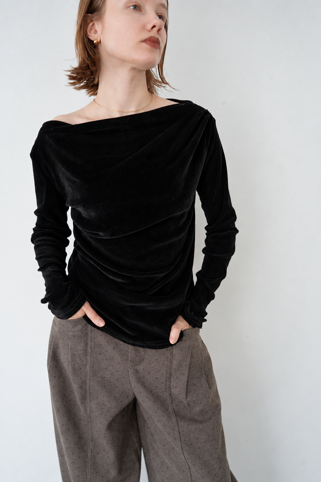 【予約販売】10月上旬-発送　Unbalance gather sier velours tops