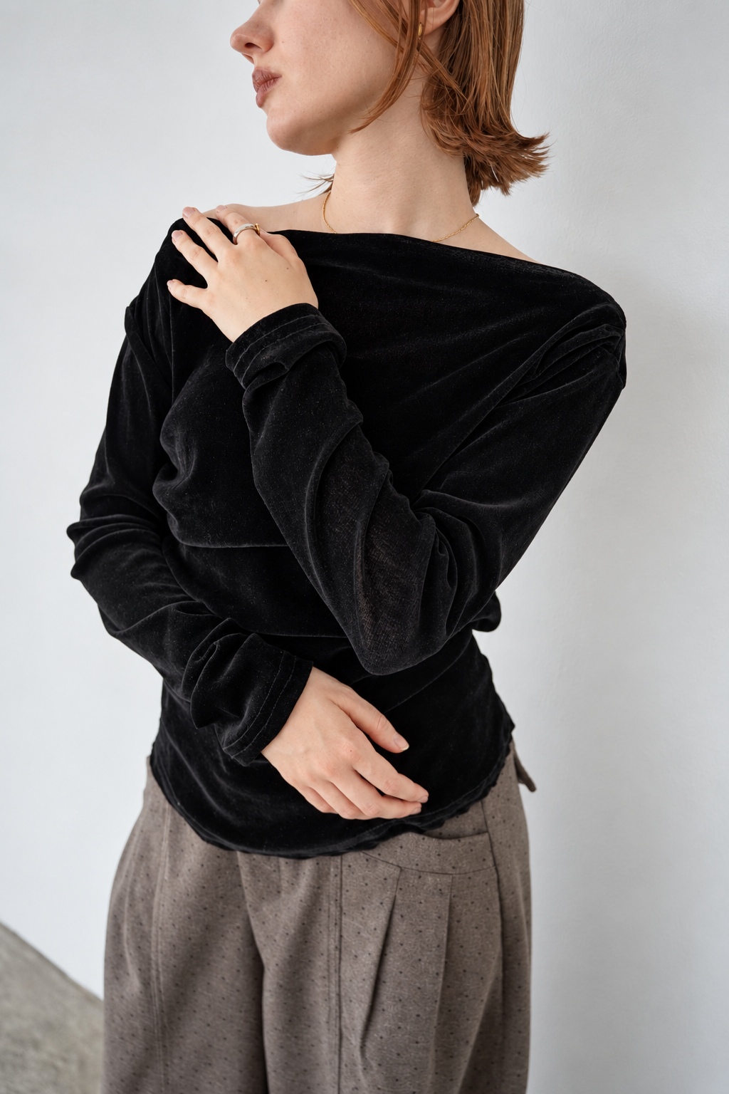 【予約販売】10月上旬-発送　Unbalance gather sier velours tops