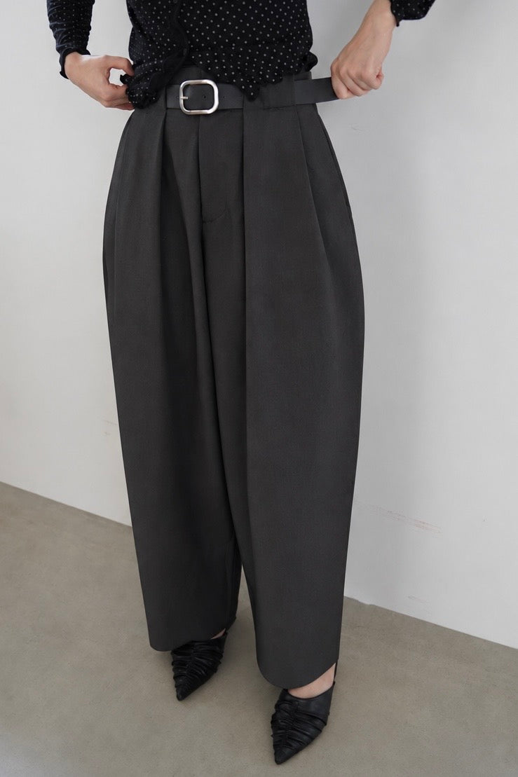 Twill tuck cocoon pants