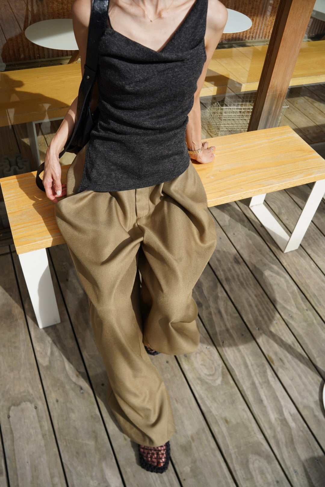 Drape asymmetry top