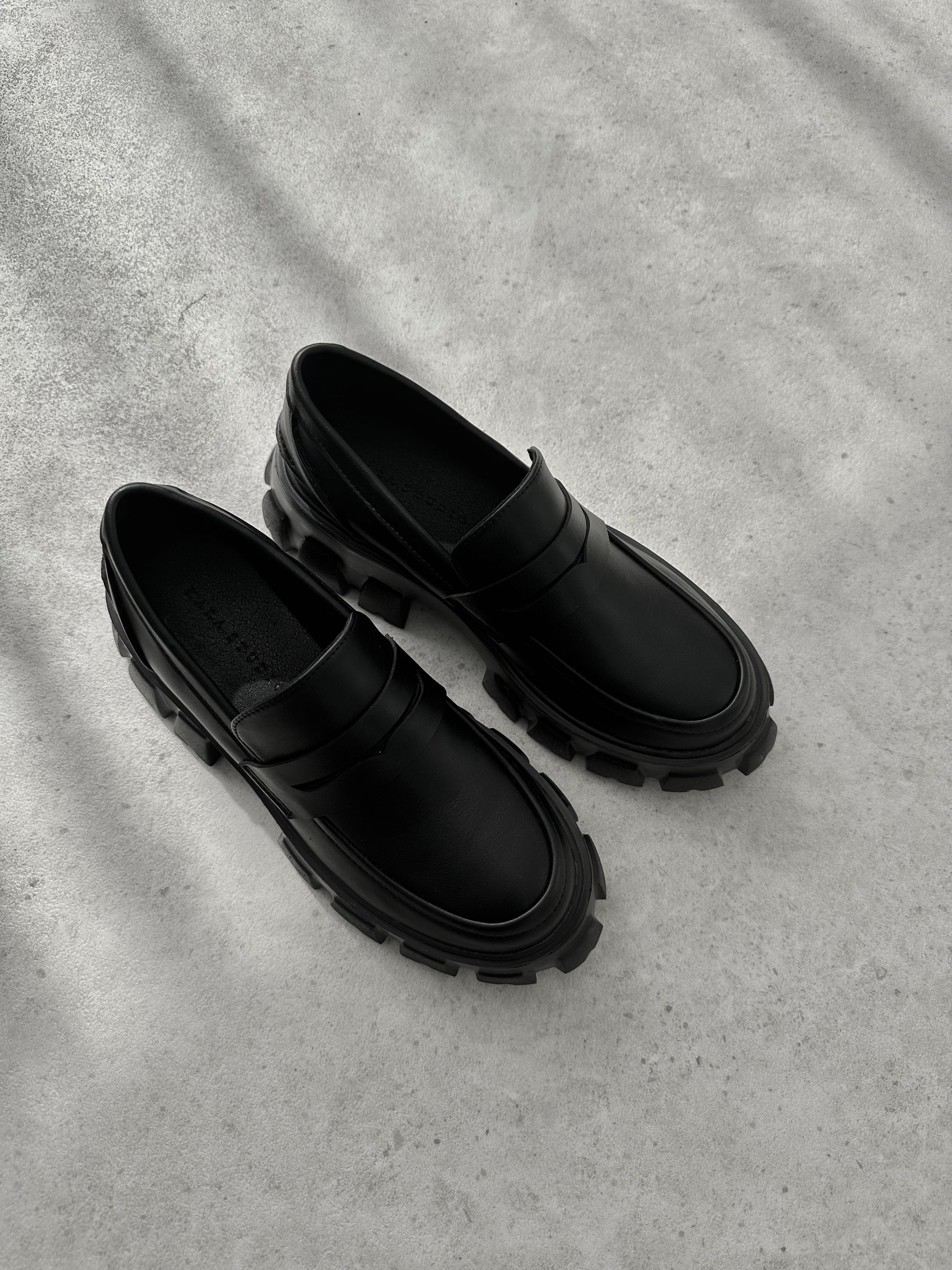 Block sole loafer