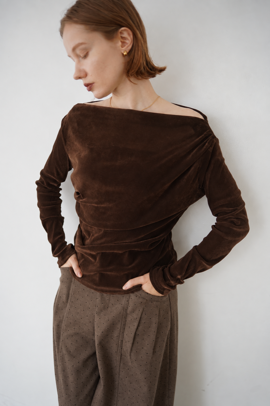 【予約販売】10月上旬-発送　Unbalance gather sier velours tops