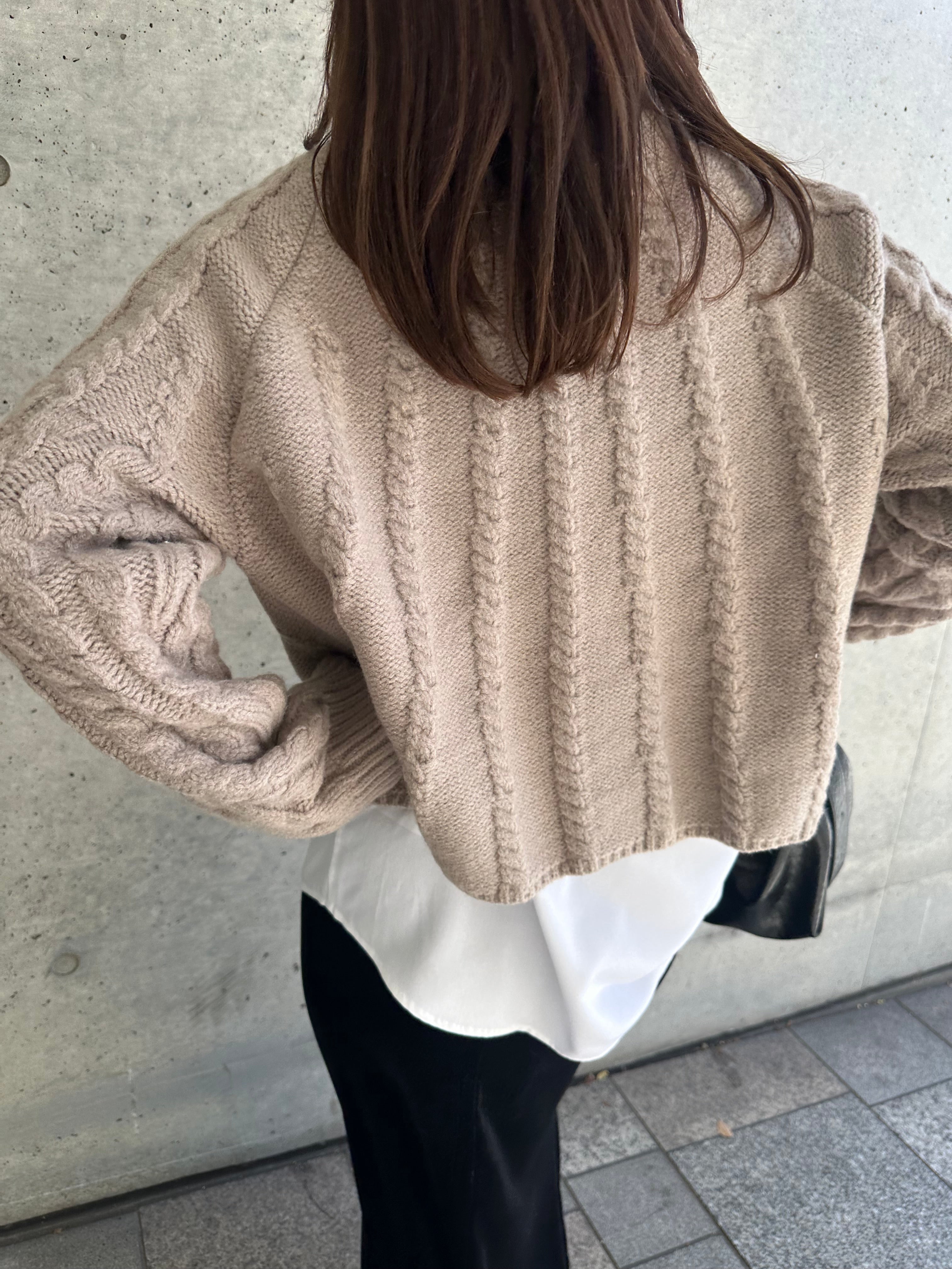 Cable hight neck knit