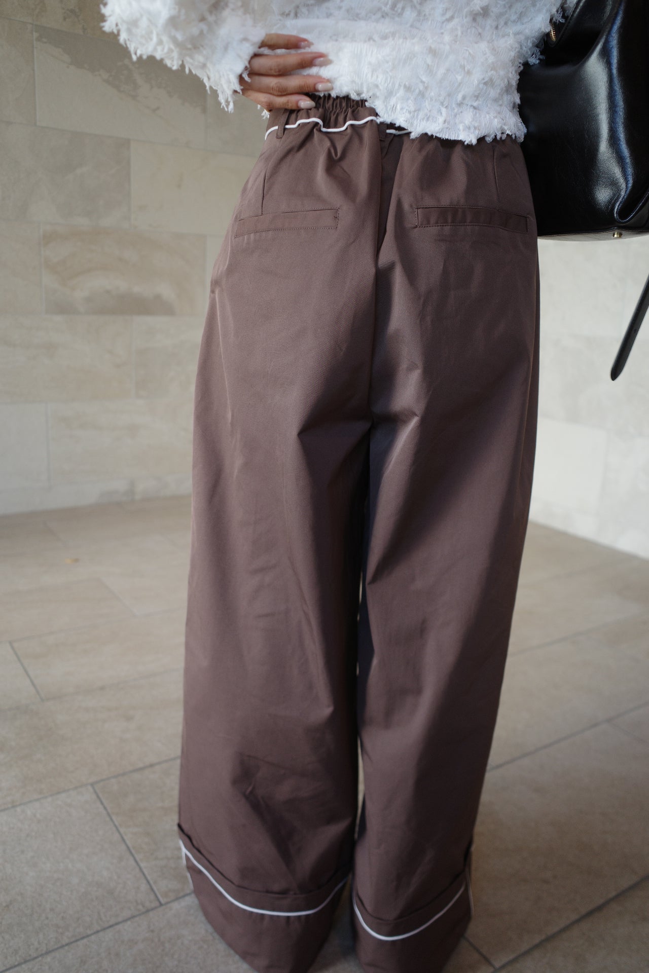 Tuck line pants