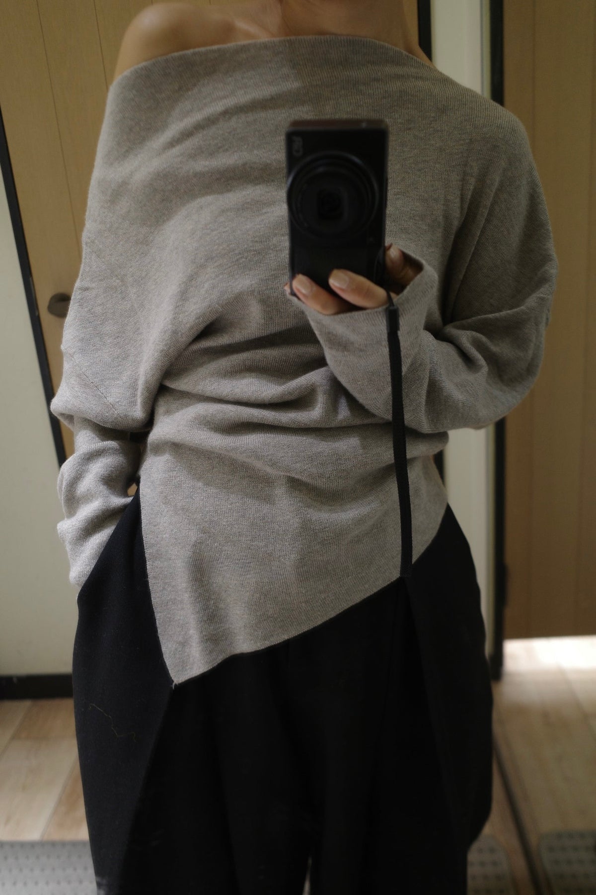 Unbalance knit tops