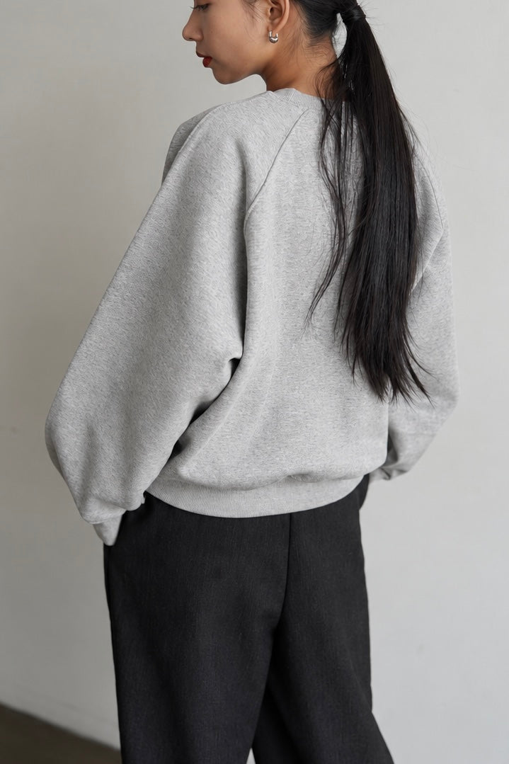Curve sleeve sweat pullover