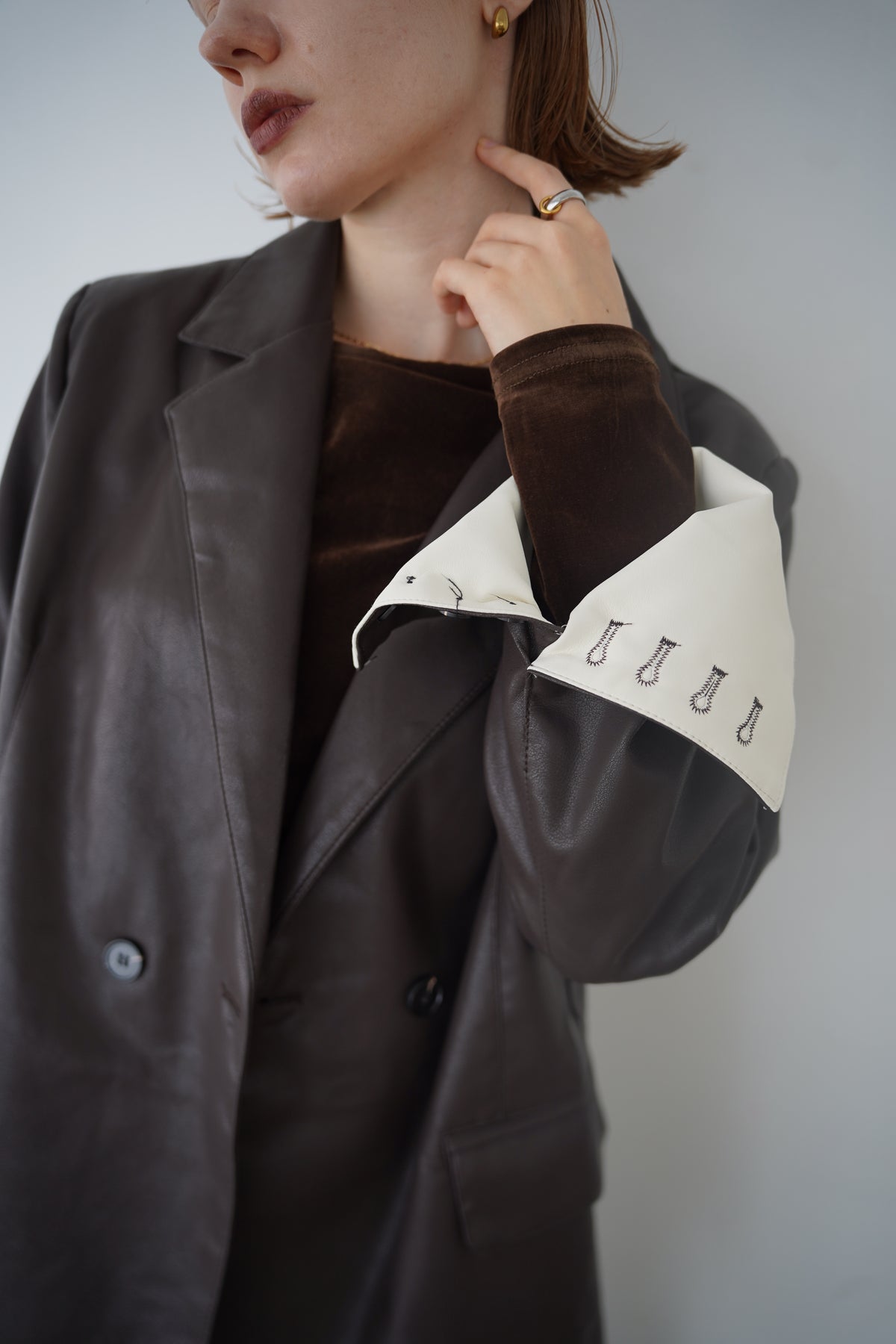 Bi-color cuffs leather jacket